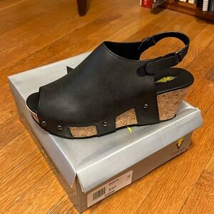 Voltaire Black Daiquiri Sandal Vegan Size 10